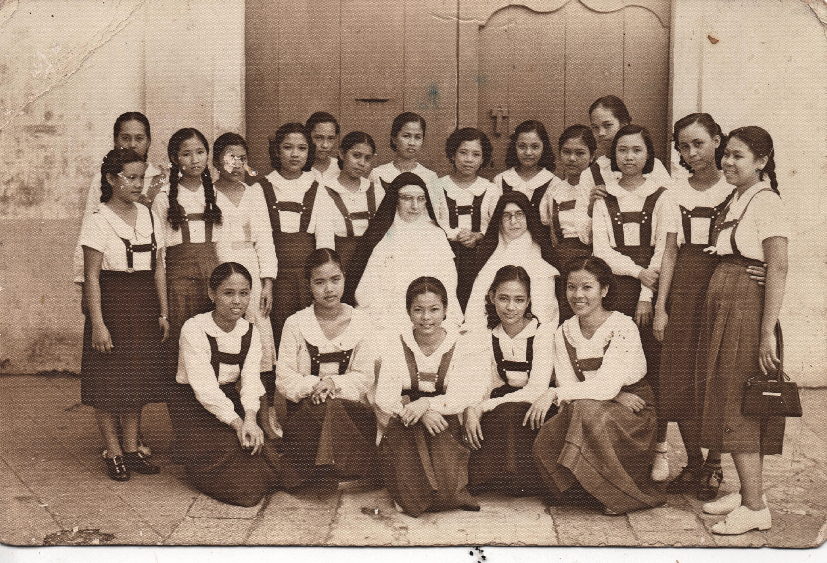 Students of Sacred Heart Academy (3)